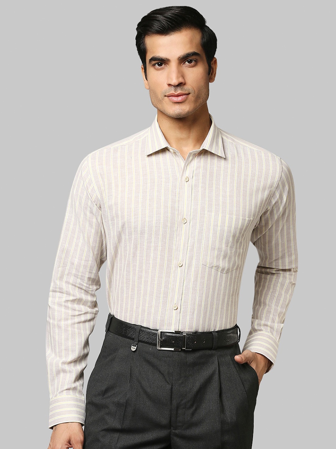 

Park Avenue Men Beige Slim Fit Striped Formal Shirt