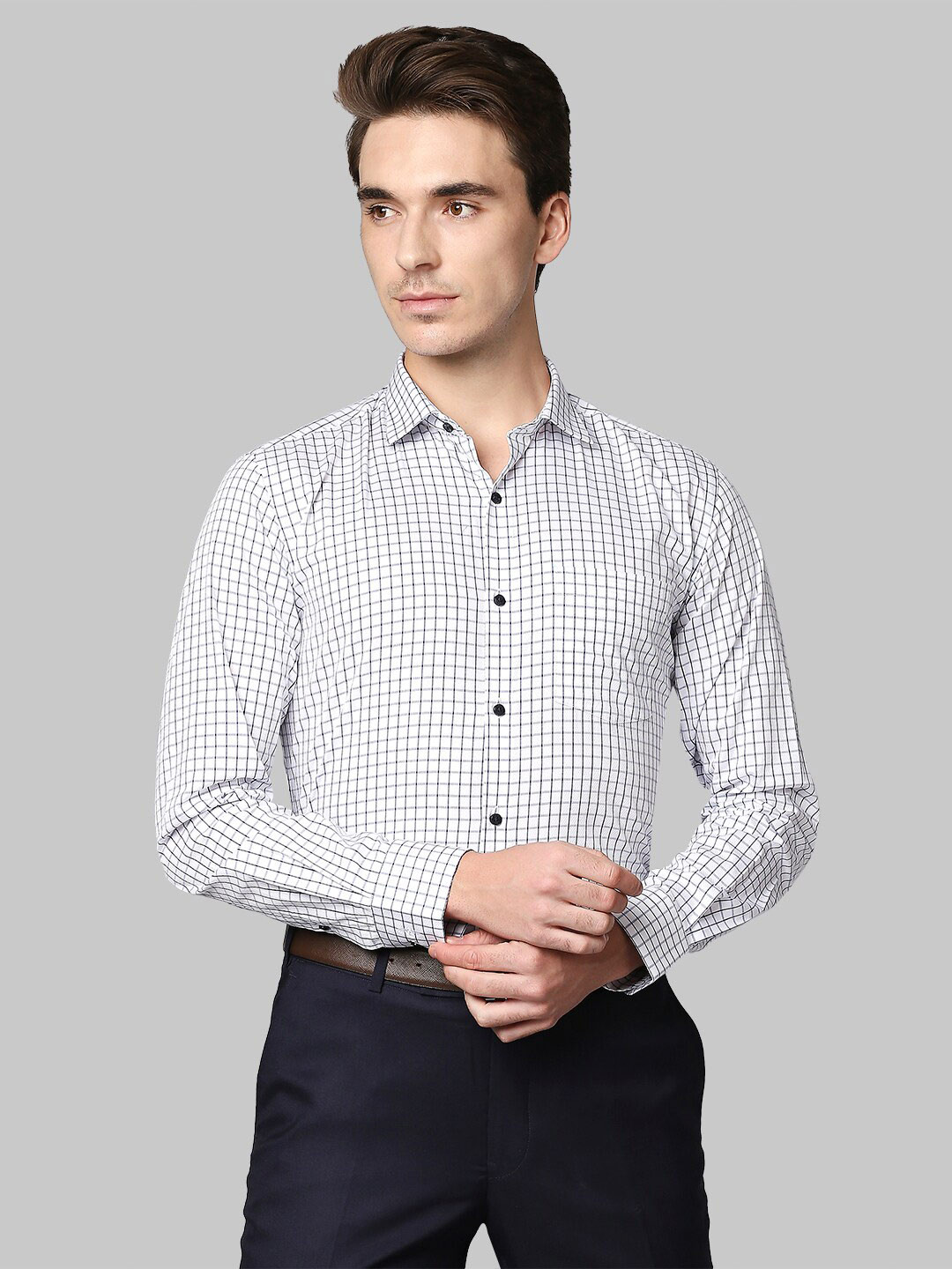 

Park Avenue Men White & Navy Blue Slim Fit Checked Cotton Formal Shirt