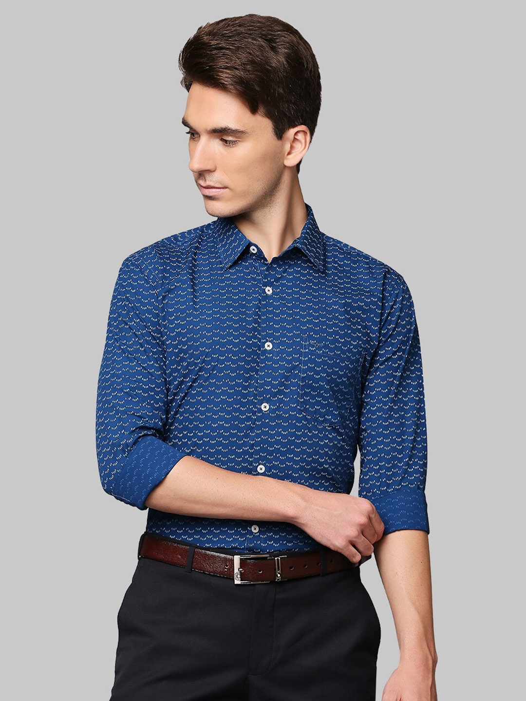 

Park Avenue Men Blue Slim Fit Printed Cotton Formal Shirt