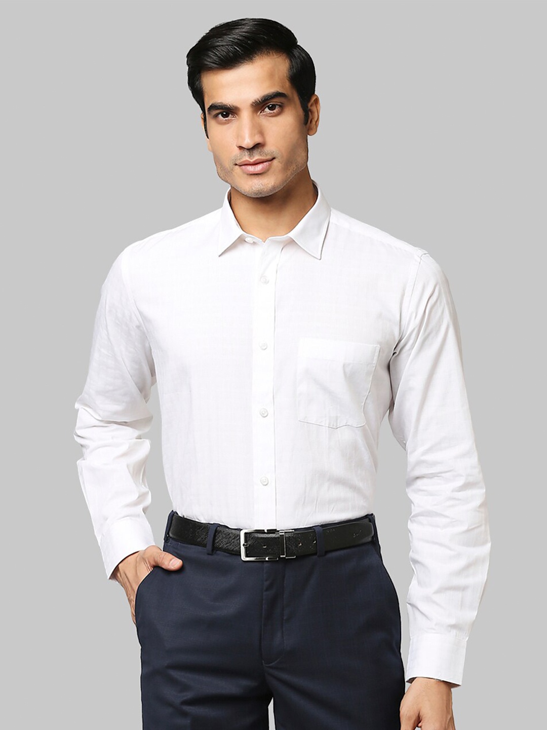 

Park Avenue Men White Solid Cotton Formal Shirt