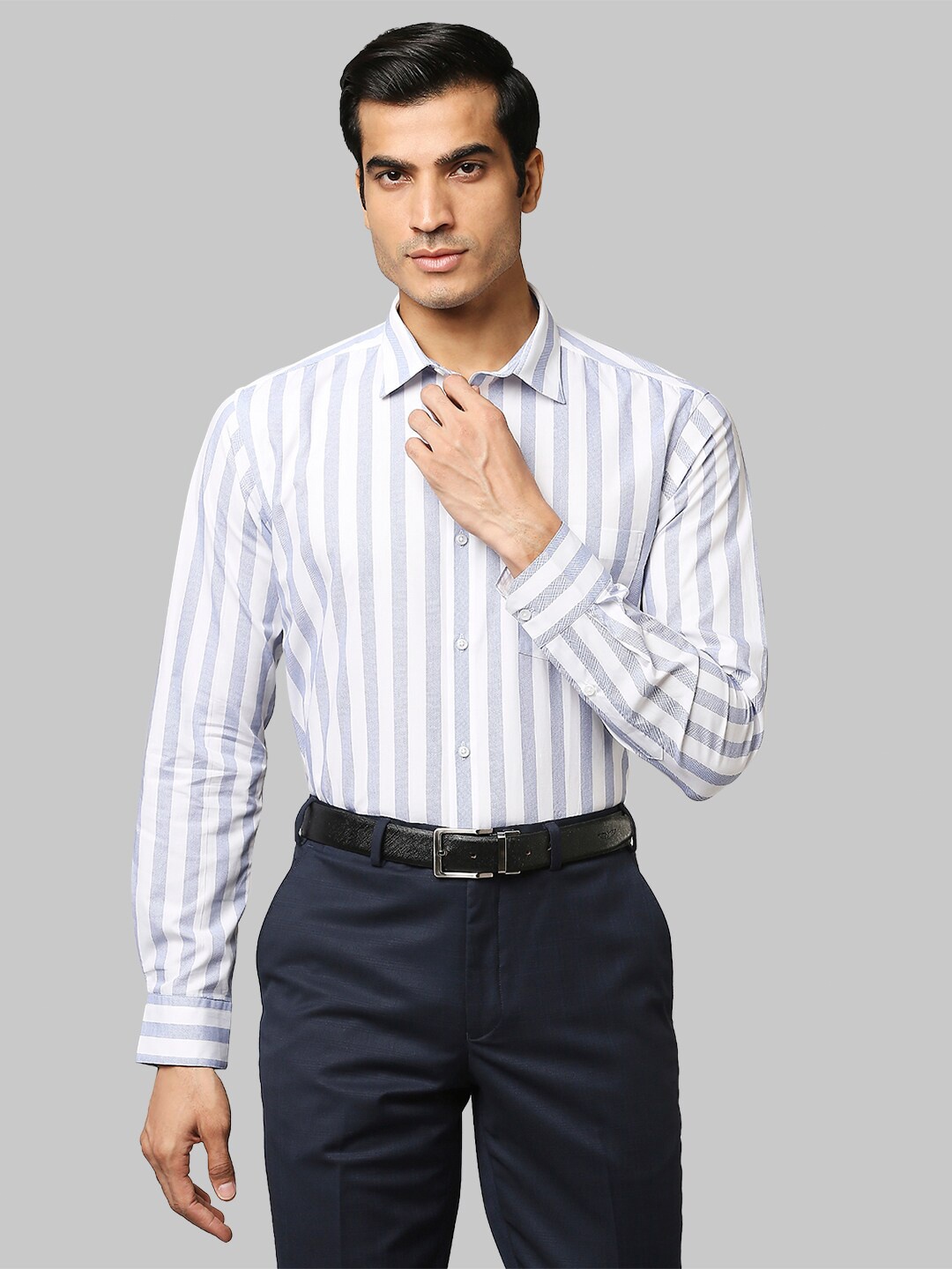 

Park Avenue Men White Slim Fit Striped Formal Shirt