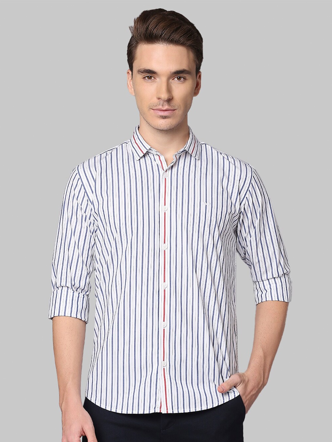 

Park Avenue Men White & Blue Slim Fit Striped Casual Shirt