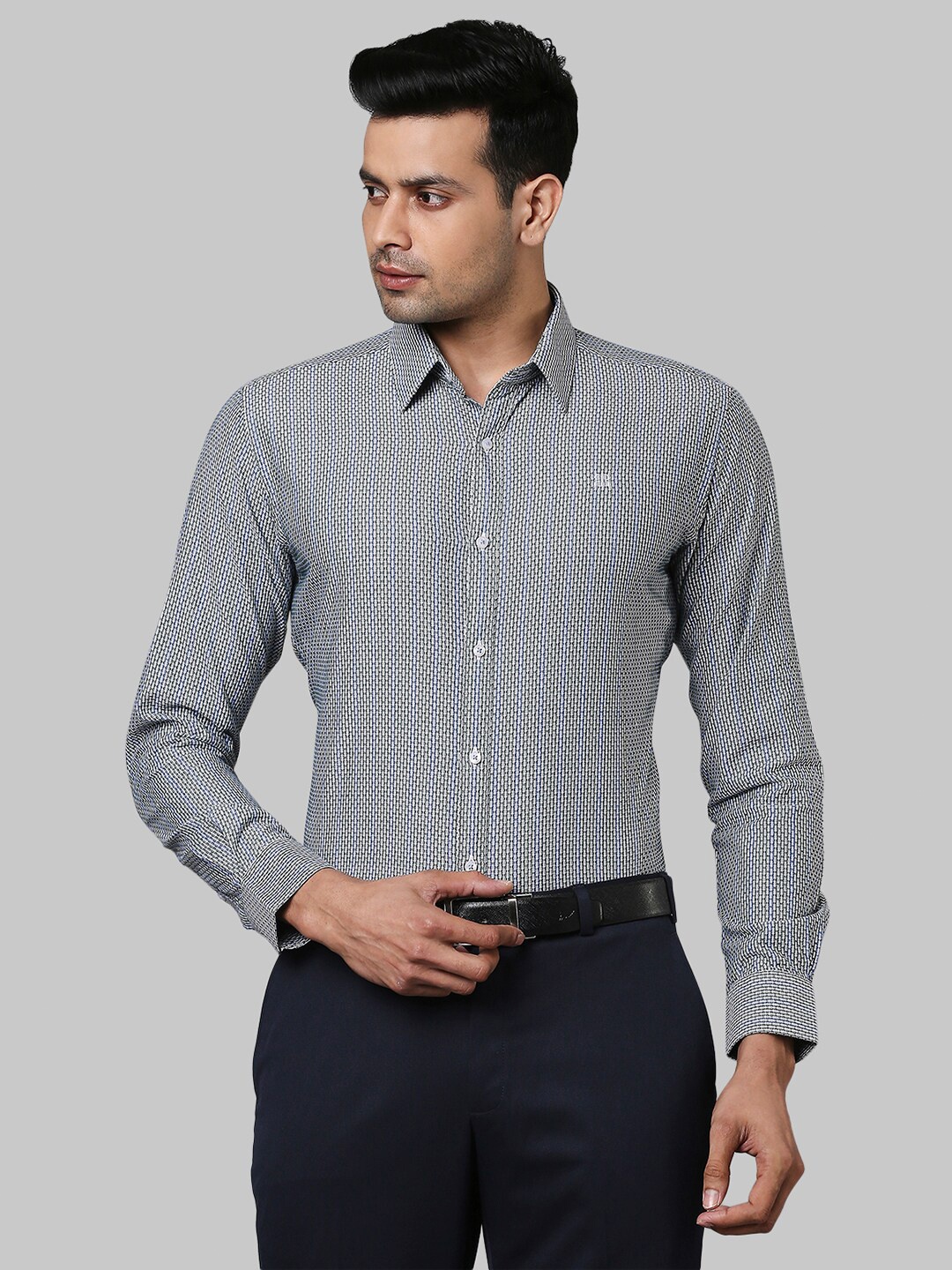 

Raymond Men Green Slim Fit Geometric Printed Casual Shirt