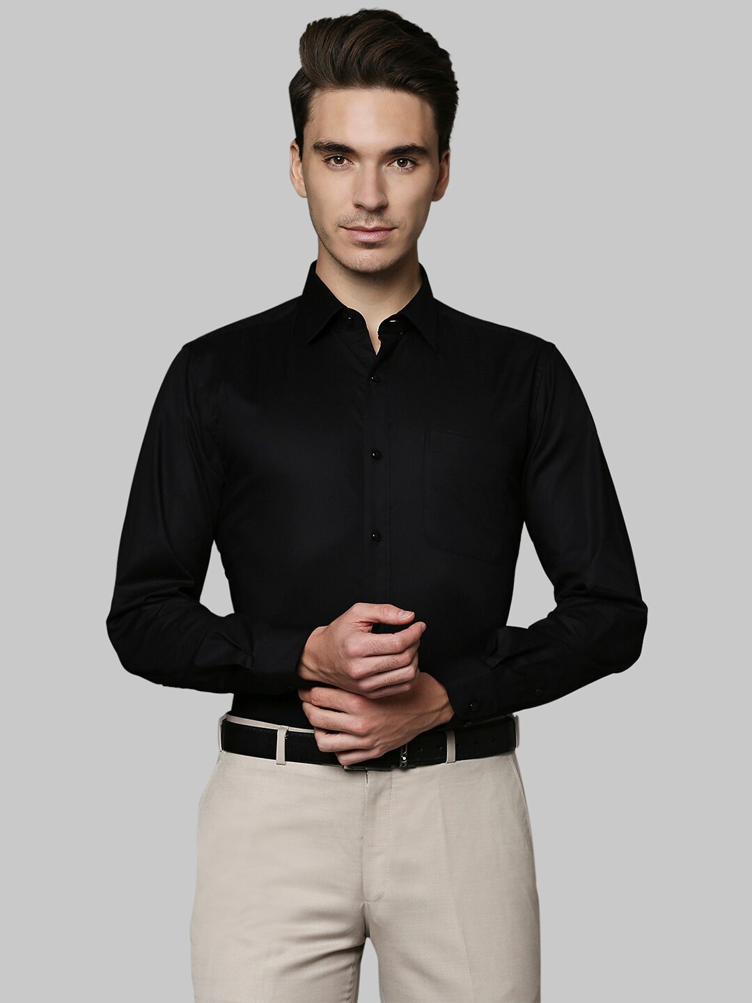 

Raymond Men Black Solid Slim Fit Formal Shirt