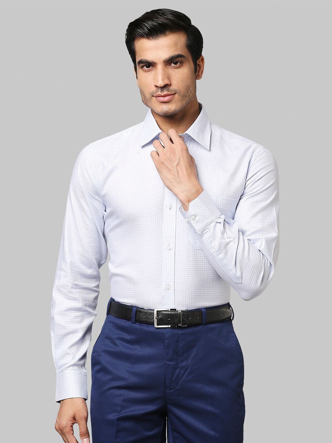

Raymond Men Blue Micro Checks Checked Formal Shirt