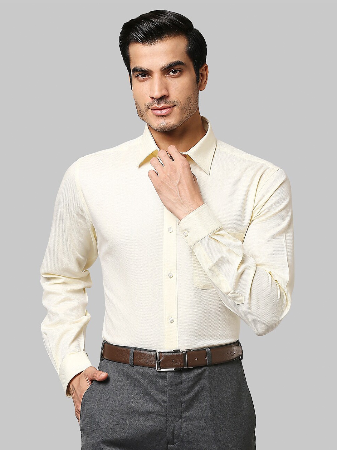 

Raymond Men Yellow Slim Fit Formal Shirt