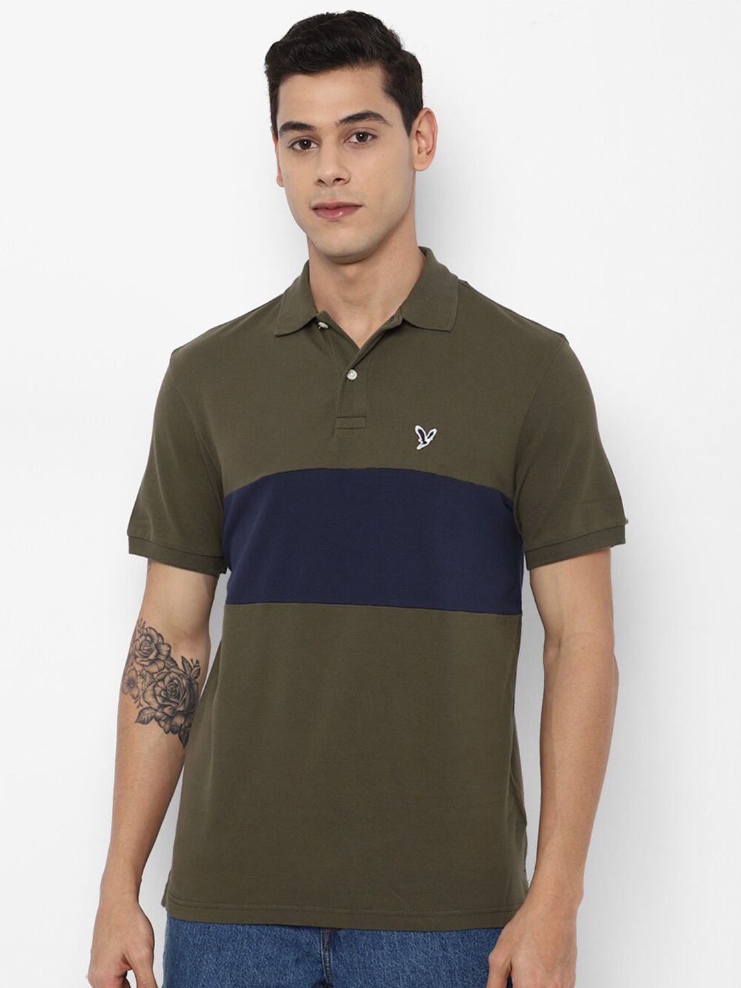 

AMERICAN EAGLE OUTFITTERS Men Olive Green & Blue Colourblocked Polo Collar T-shirt