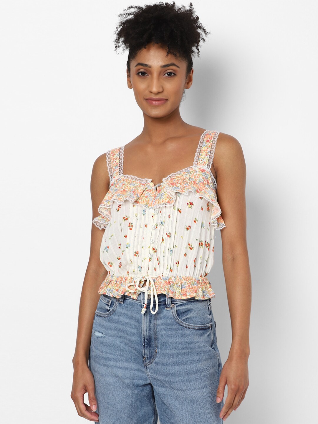 

AMERICAN EAGLE OUTFITTERS Cream-Coloured & Red Floral Print Ruffles Cinched Waist Crop Top