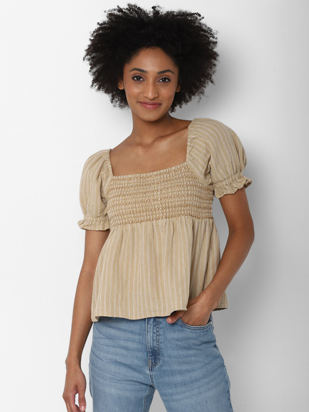 

AMERICAN EAGLE OUTFITTERS Brown Smocked Top