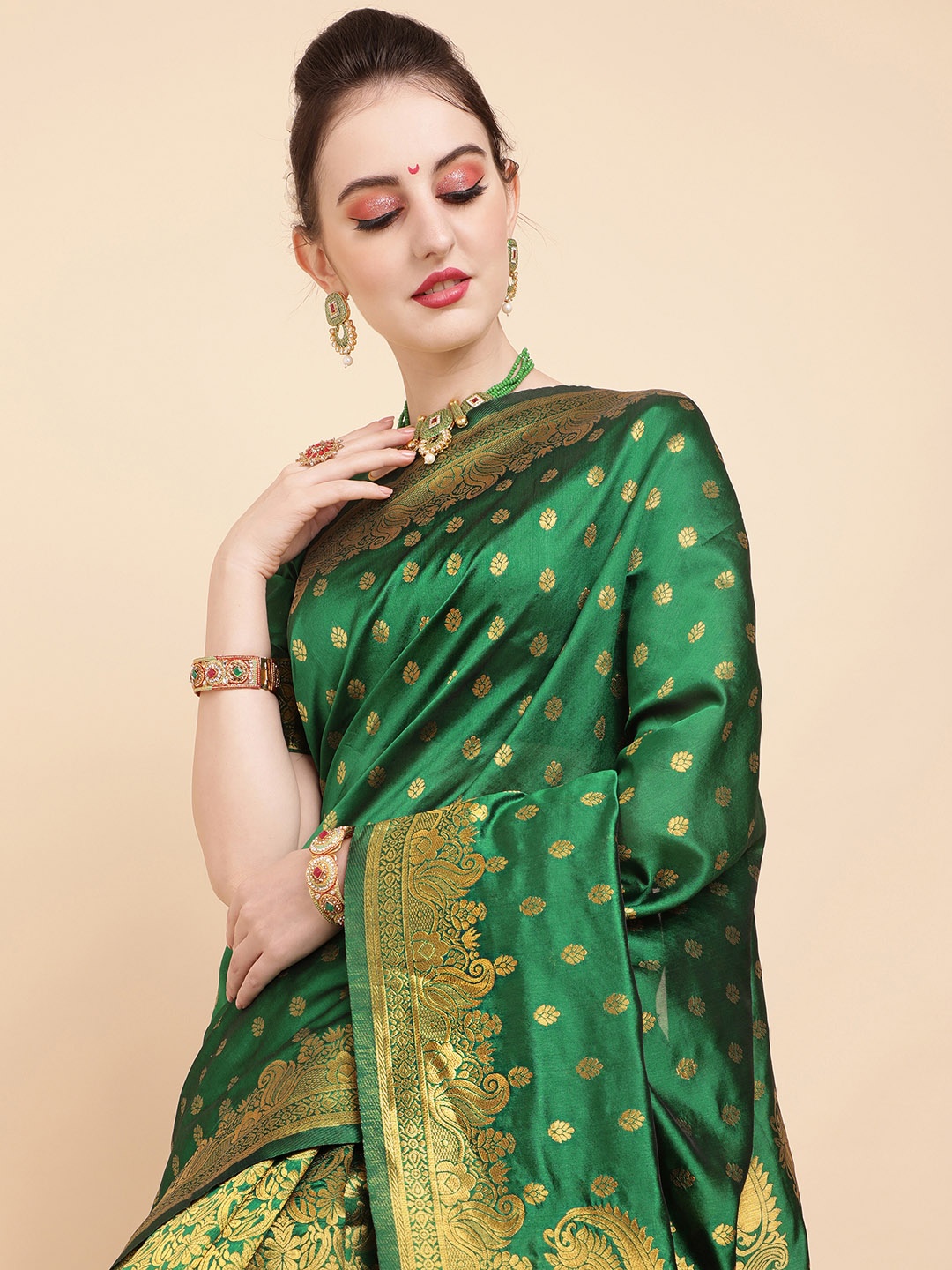 

Sangria Green & Gold-Toned Woven Design Saree