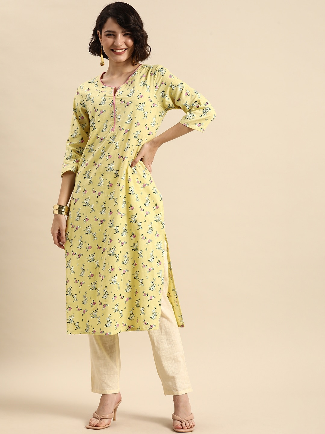 

Anouk Women Yellow Floral Printed Floral Pure Cotton Kurta