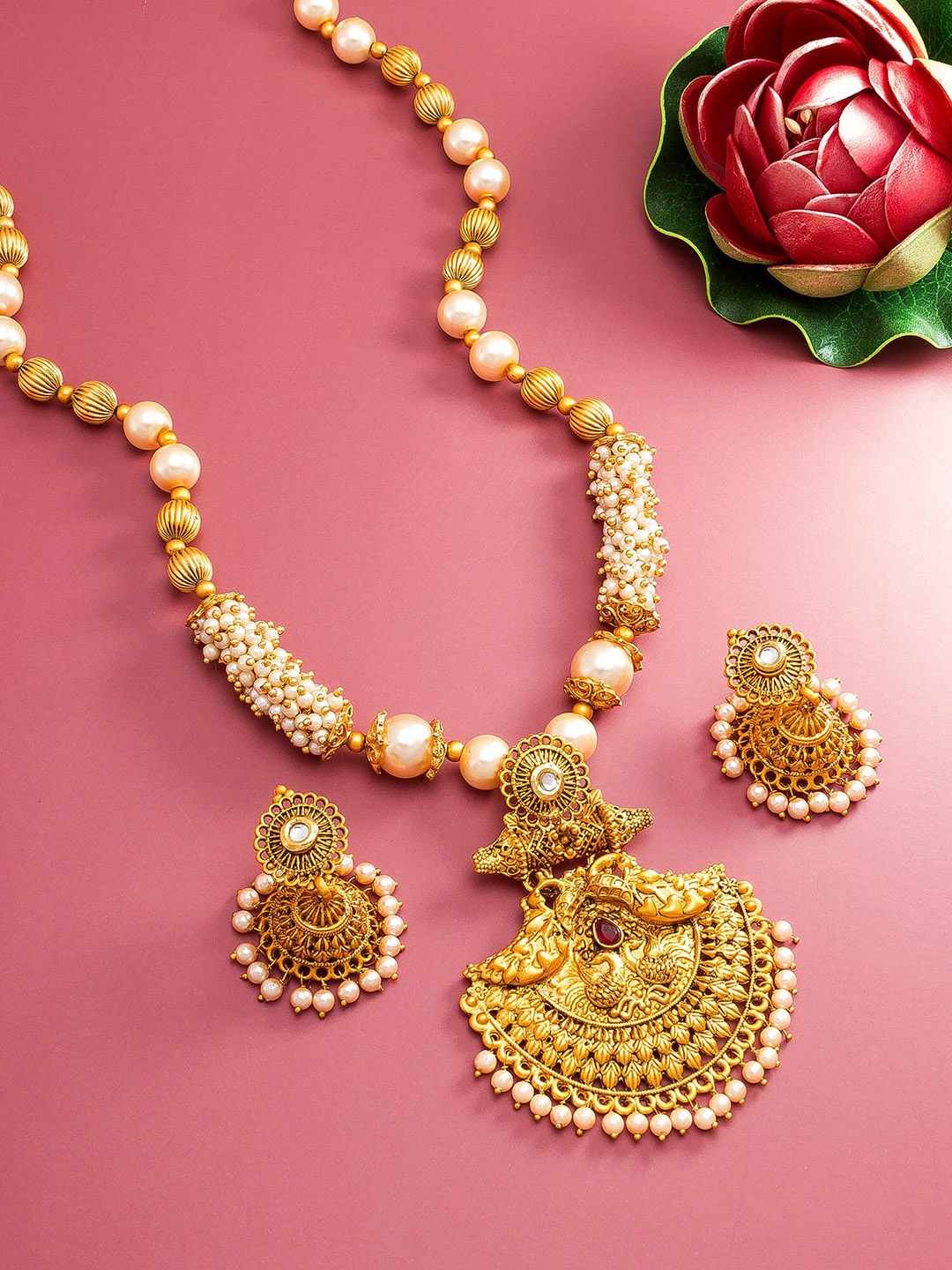 aadita Women Gold-Plated White Stone-Studded & Pearl Beaded Jewellery Set