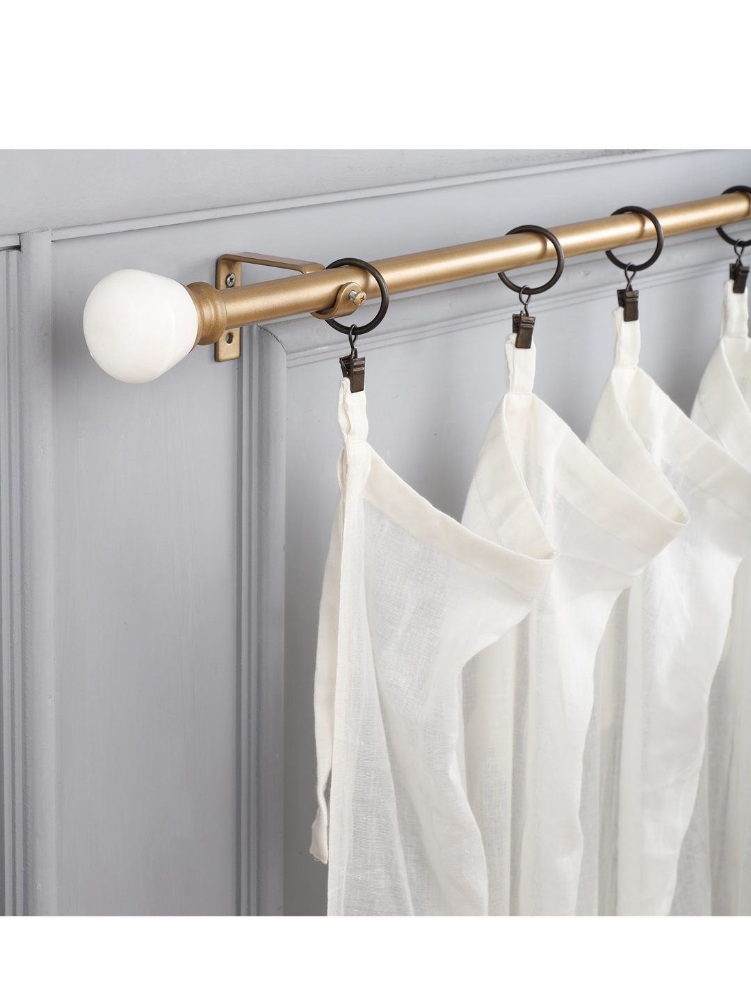 

The Decor Mart Gold-Toned Extendable Curtain Rod with Brackets