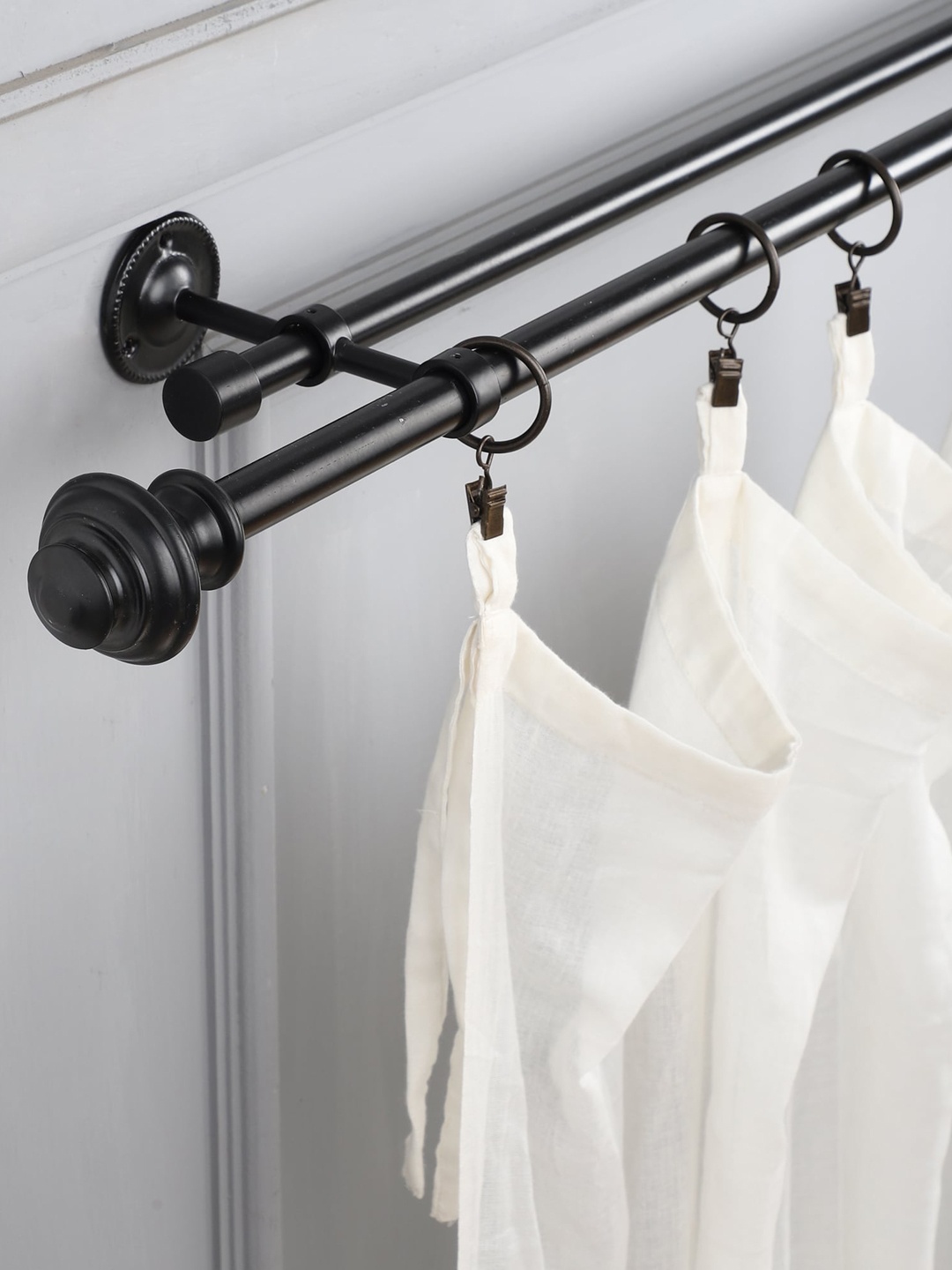 

The Decor Mart Black Extendable Curtain Rods With Brackets