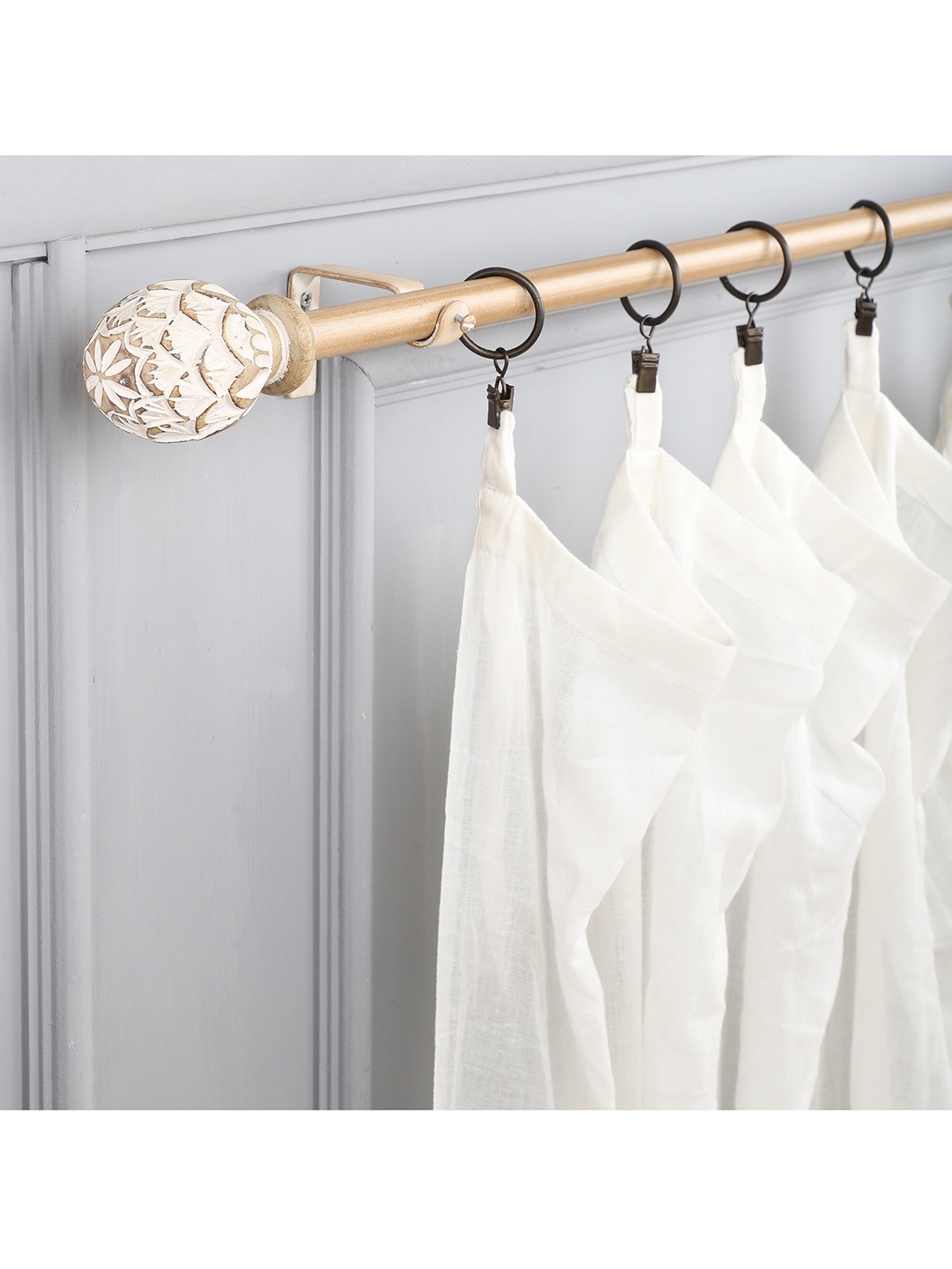 

The Decor Mart Beige & White Solid Curtain Rods With Hooks