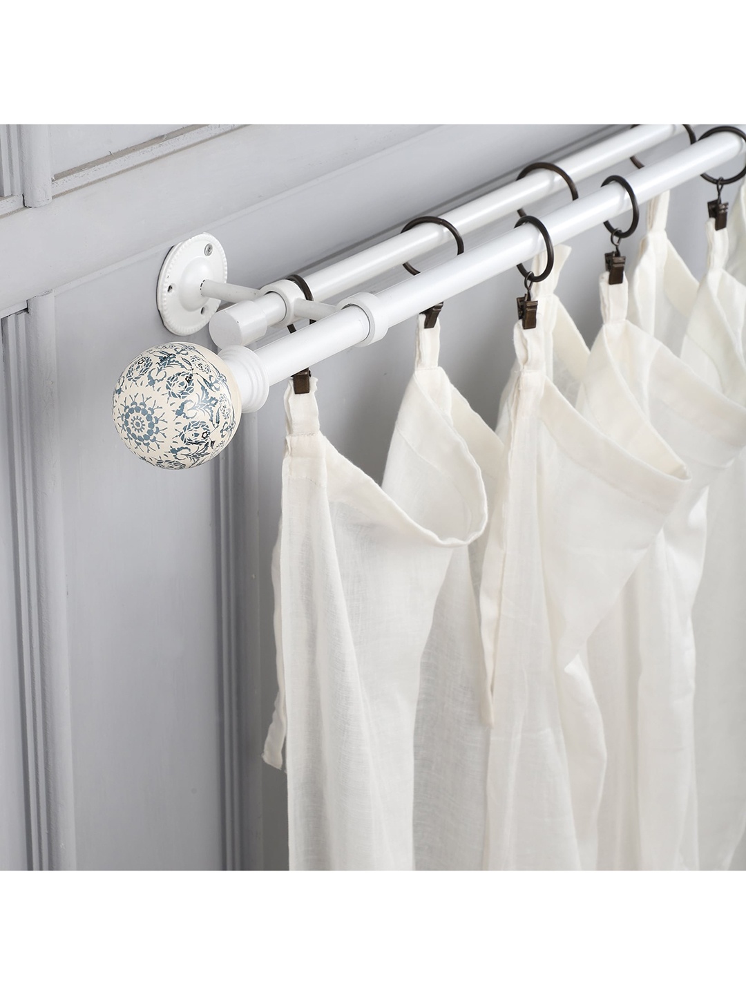 

The Decor Mart White Extendable Curtain Rod With Finial