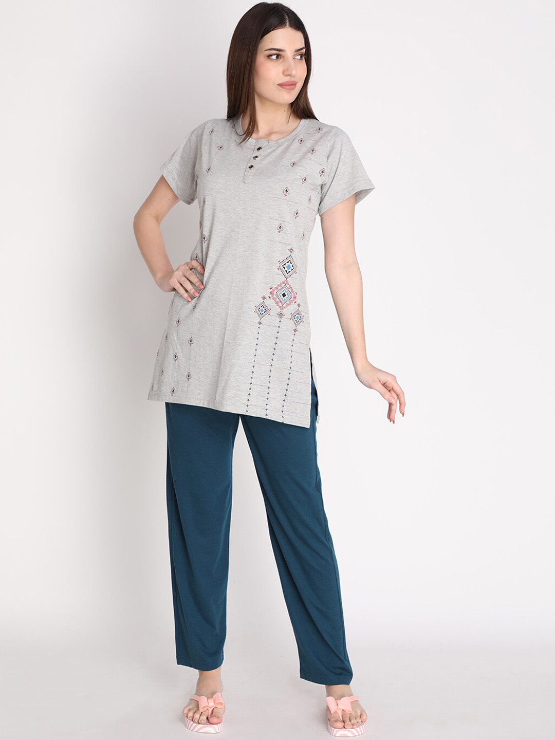

Duchess Women Grey & Blue Printed Night suits