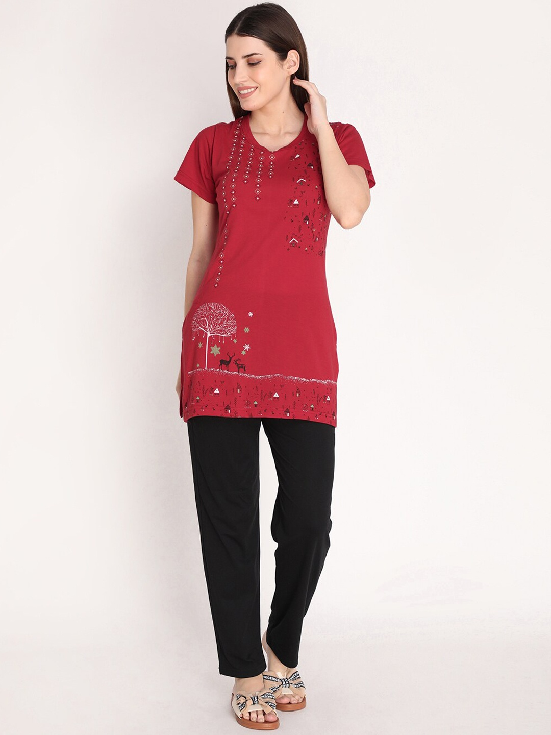 

Duchess Women Red & Black Printed Longline Night suit