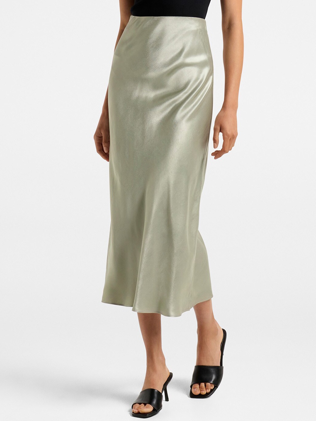 

Forever New Women Green Solid Straight Midi Skirt