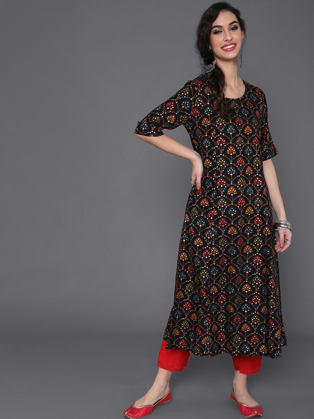 

saubhagya Women Black & Red Floral Printed A-Line Thread Work Kurta