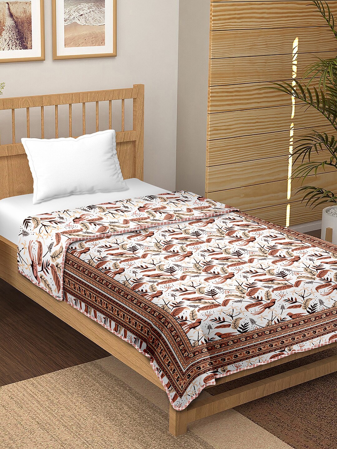 

BELLA CASA Rust & White Geometric AC Room 150 GSM Reversible Single Bed Dohar