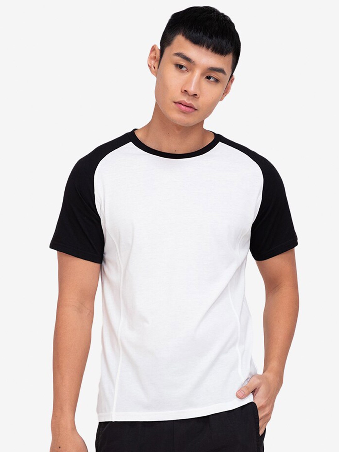 

ZALORA ACTIVE Men White & Black Colourblocked T-shirt