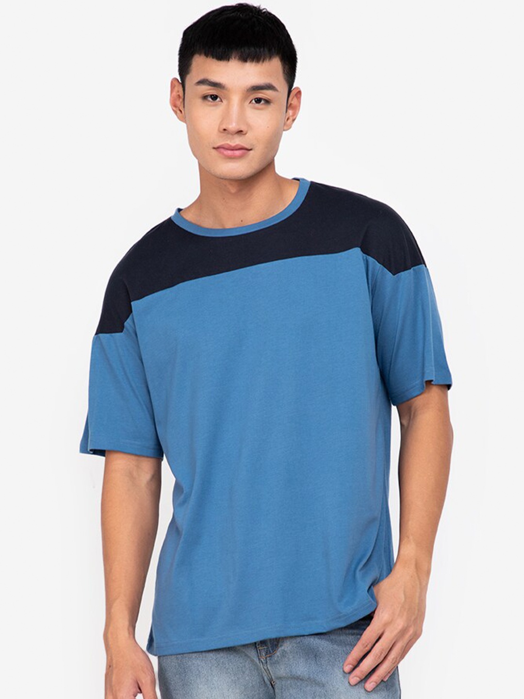 

ZALORA BASICS Men Blue Colourblocked T Shirt