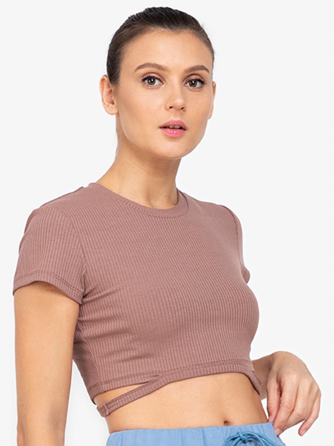 

ZALORA ACTIVE Brown Ribbed Cut-Out Fitted Crop Top