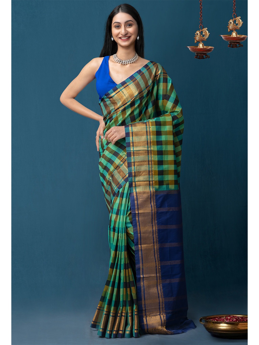 

Unnati Silks Blue & Gold-Toned Checked Zari Narayan Peth Saree