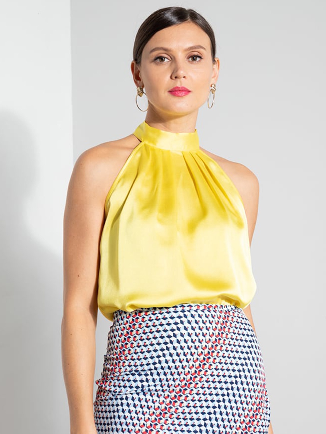 

ZALORA OCCASION Women Yellow Solid Halter Neck Styled Back Top