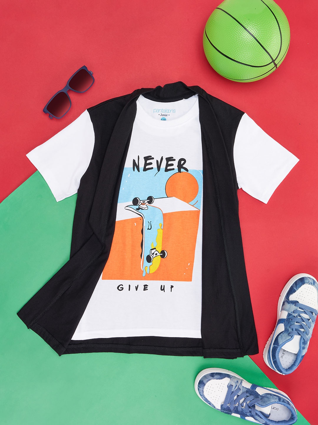 

Pantaloons Junior Boys White & Black Printed Pure Cotton Jacket T-shirt
