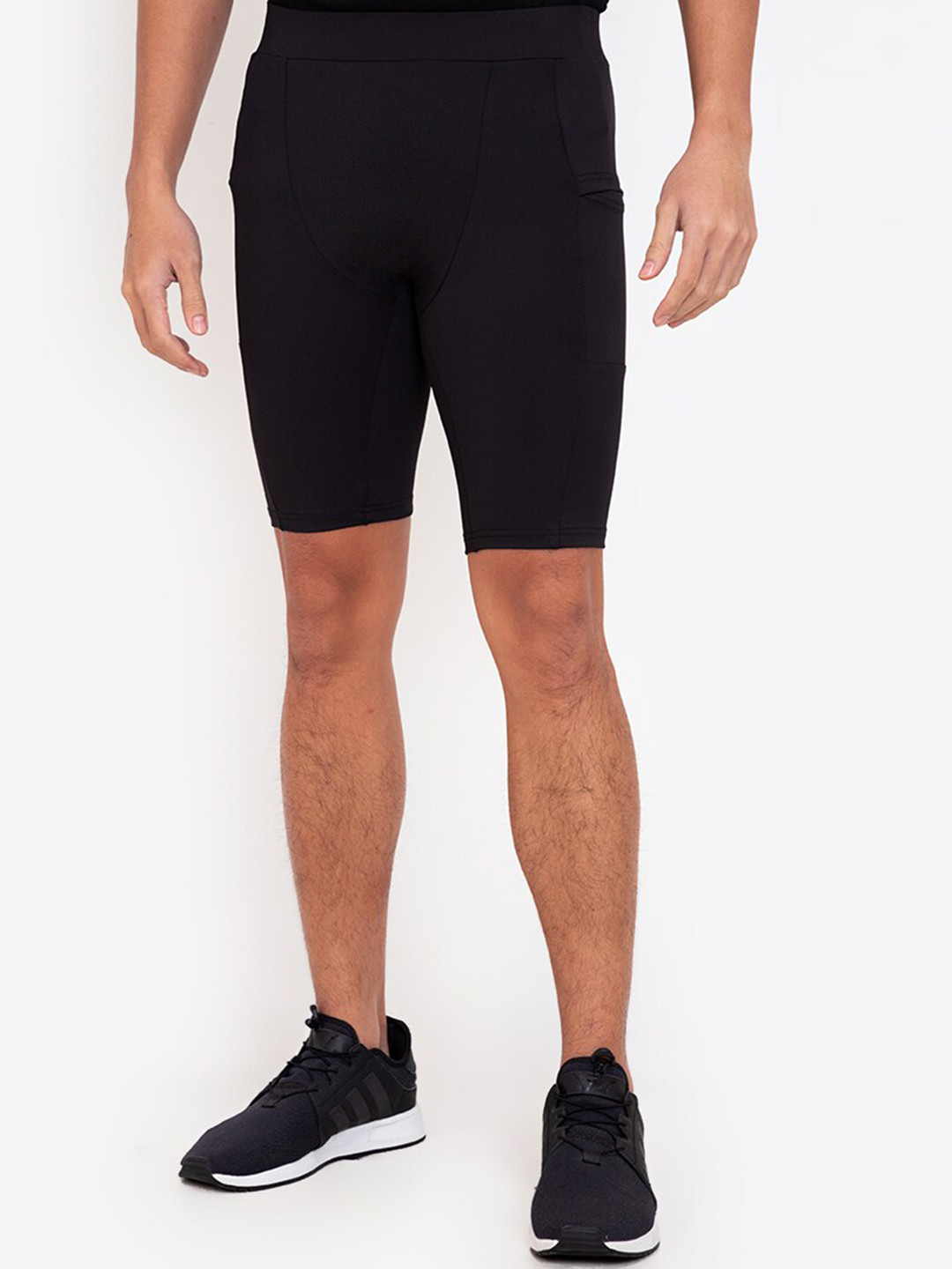 

ZALORA ACTIVE Men Black Yoga Shorts