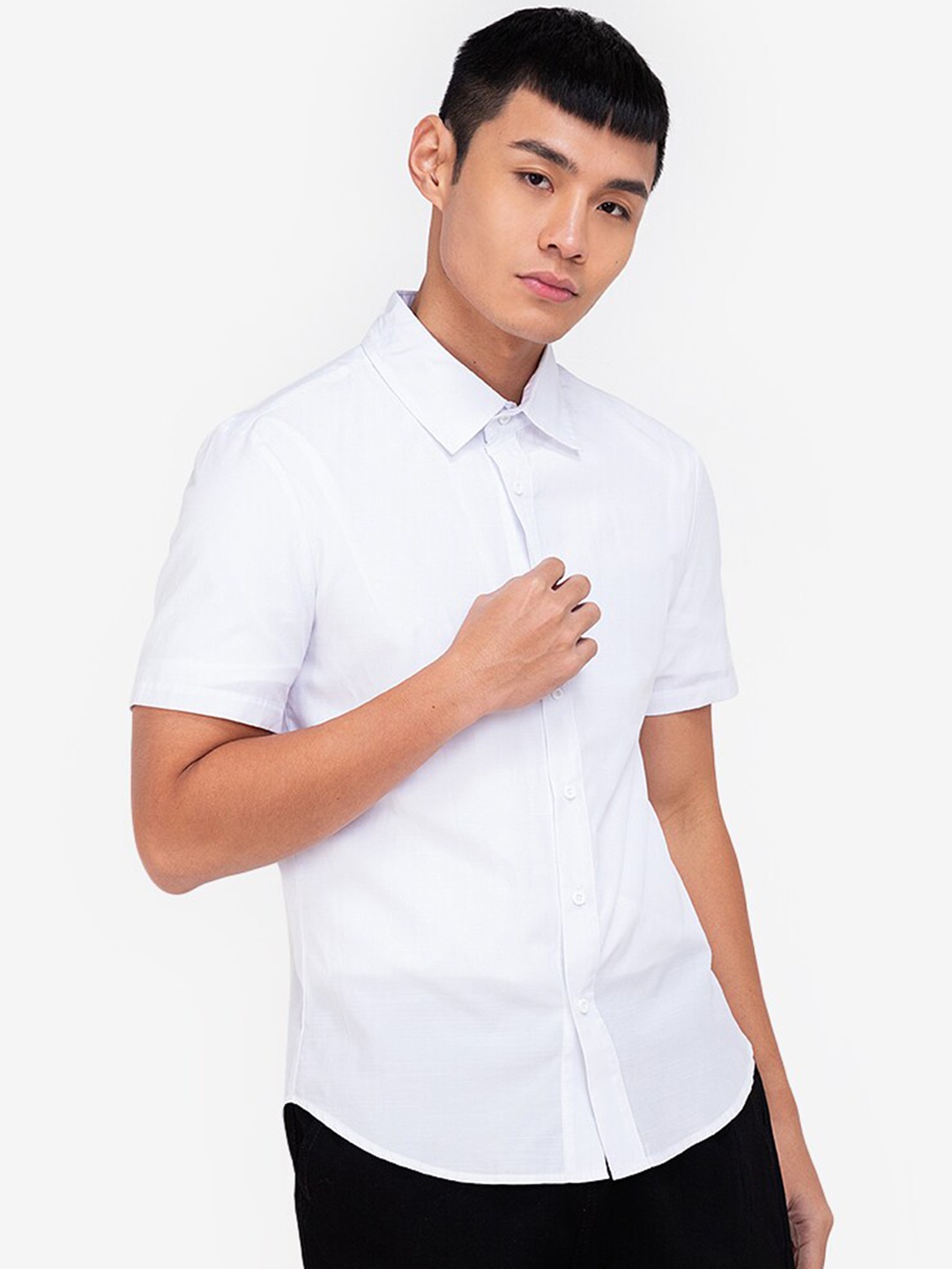 

ZALORA BASICS Men White Solid Casual Shirt