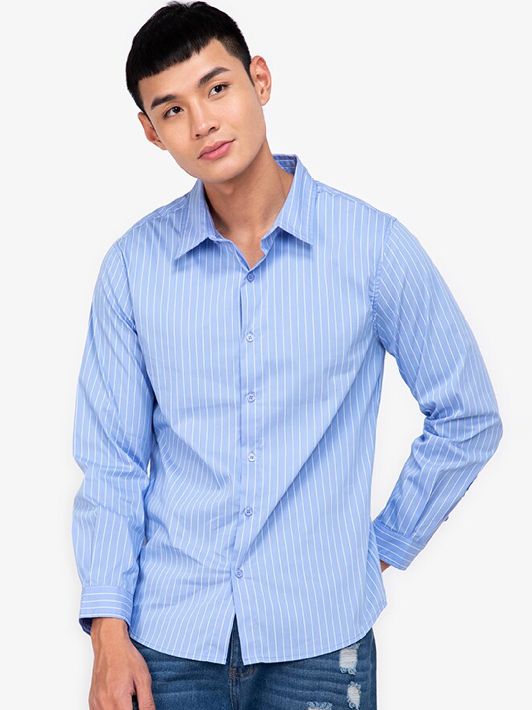 

ZALORA BASICS Men Blue Regular Fit Striped Cotton Casual Shirt