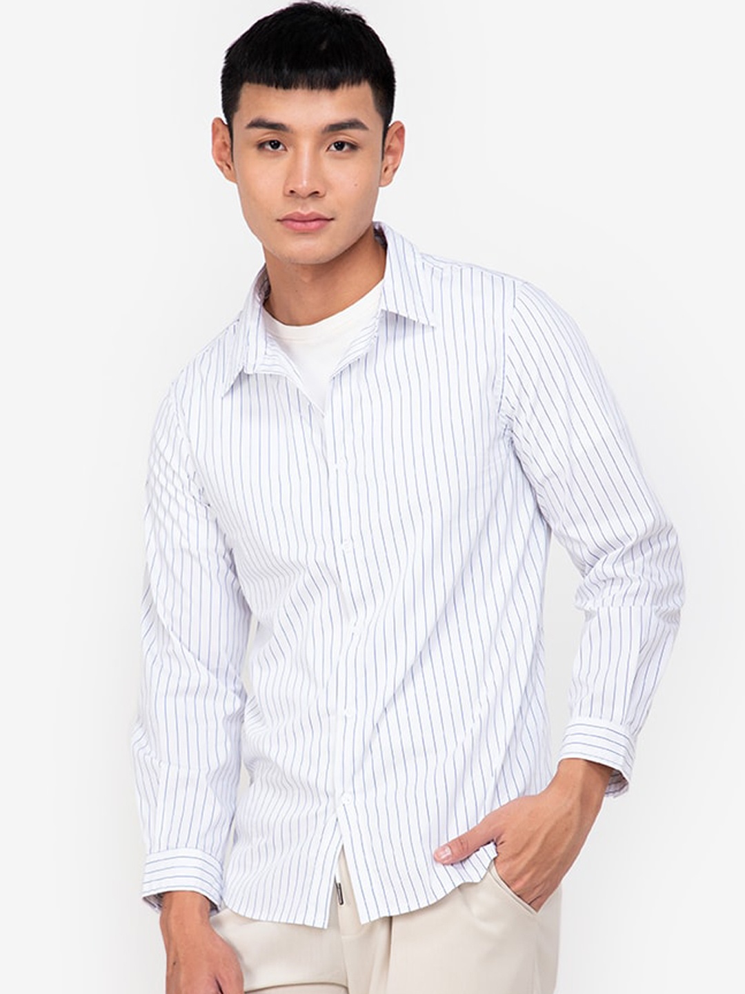 

ZALORA BASICS Men White Slim Fit Striped Pure Cotton Casual Shirt