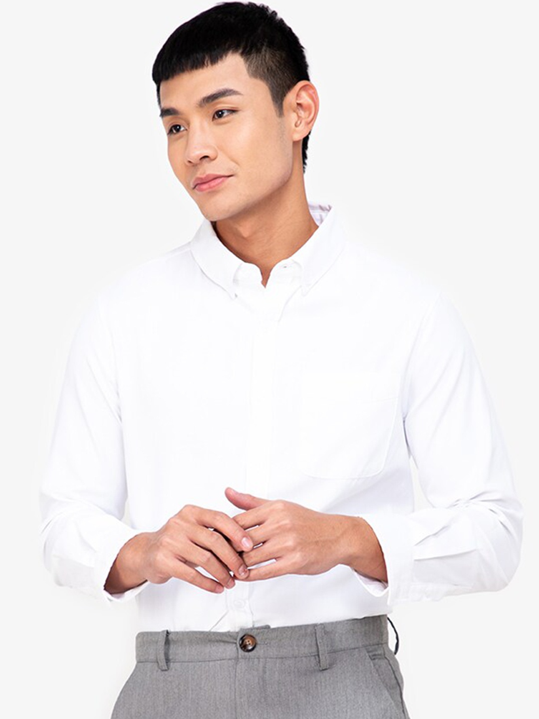 

ZALORA BASICS Men White Regular Fit Button-Down Collar Casual Shirt