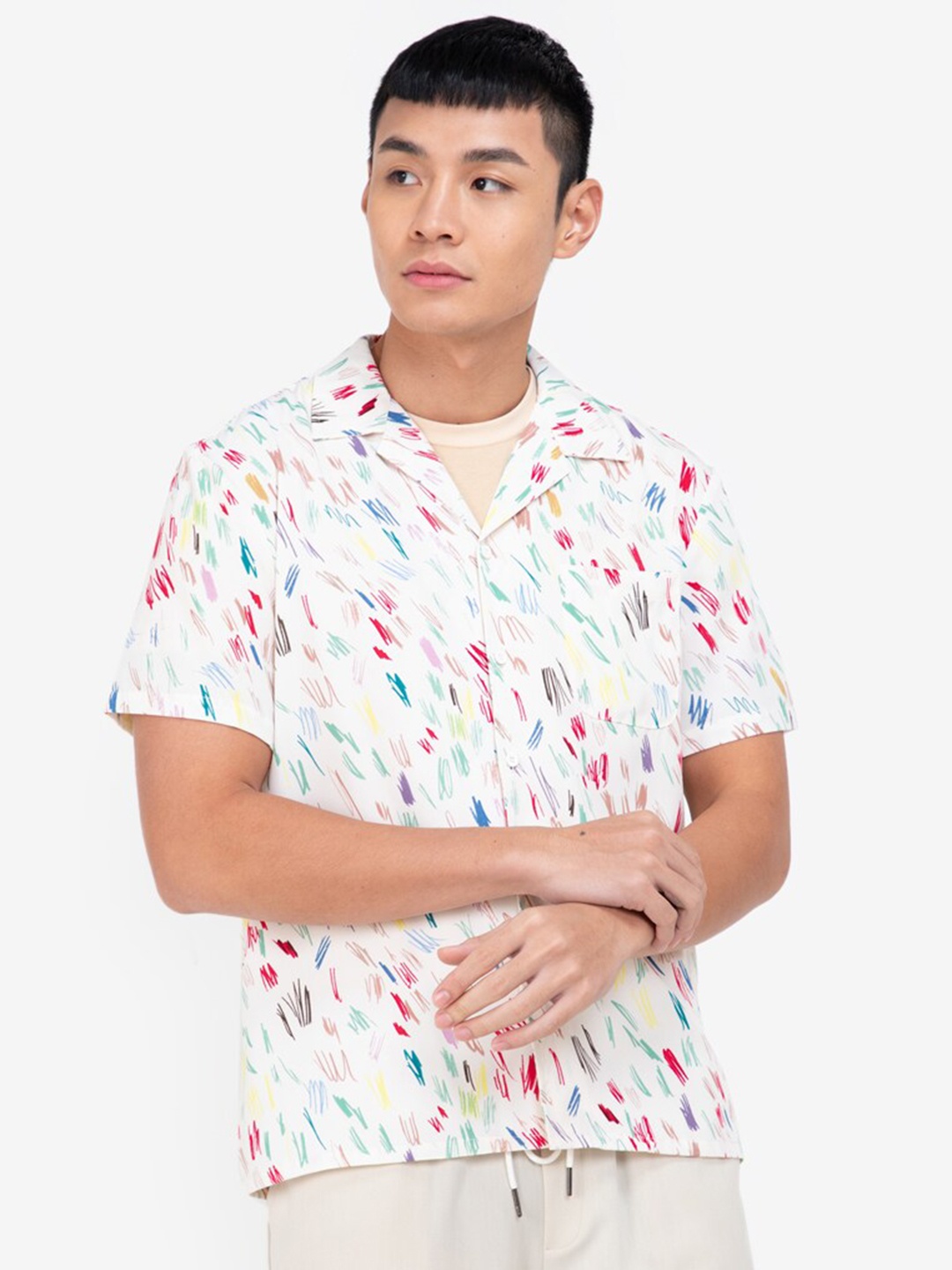 

ZALORA BASICS Men White Regular Fit Printed Casual Shirt