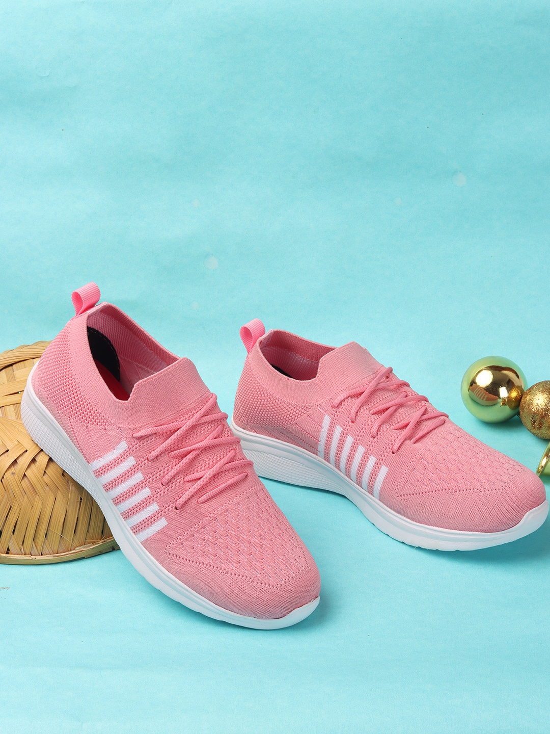 

TRASE Women Pink Synthetic Lace-Up Running Shoes
