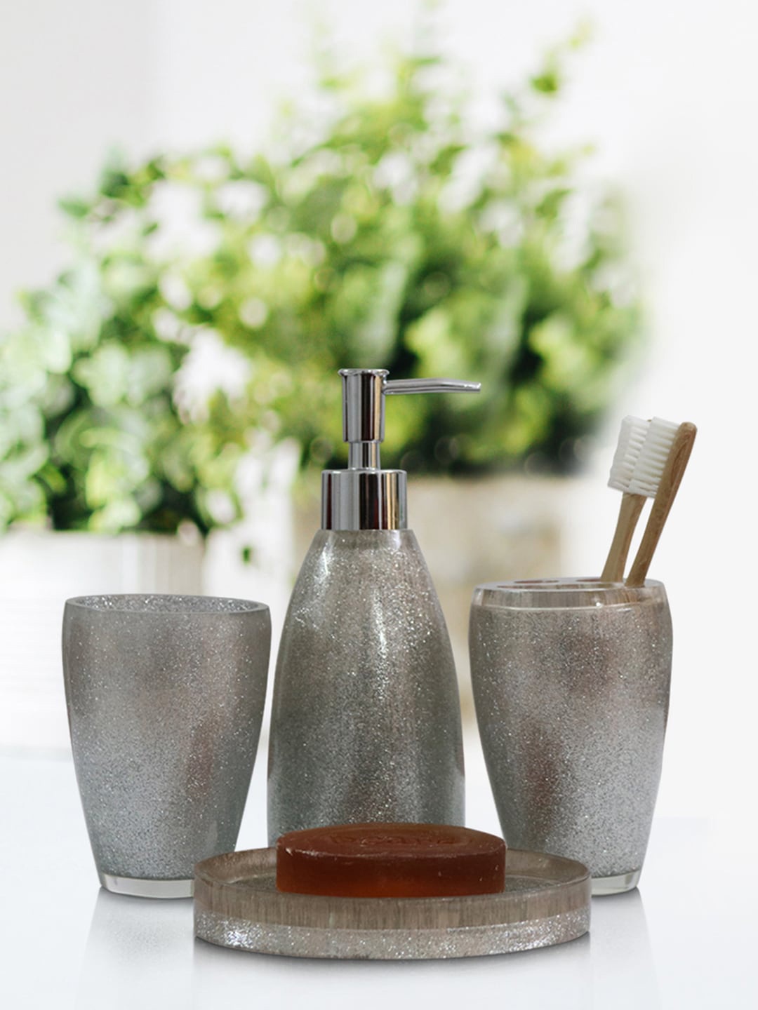 

Shresmo Set Of 4 Crystal Gold Polyresin Bath Accessories, Silver