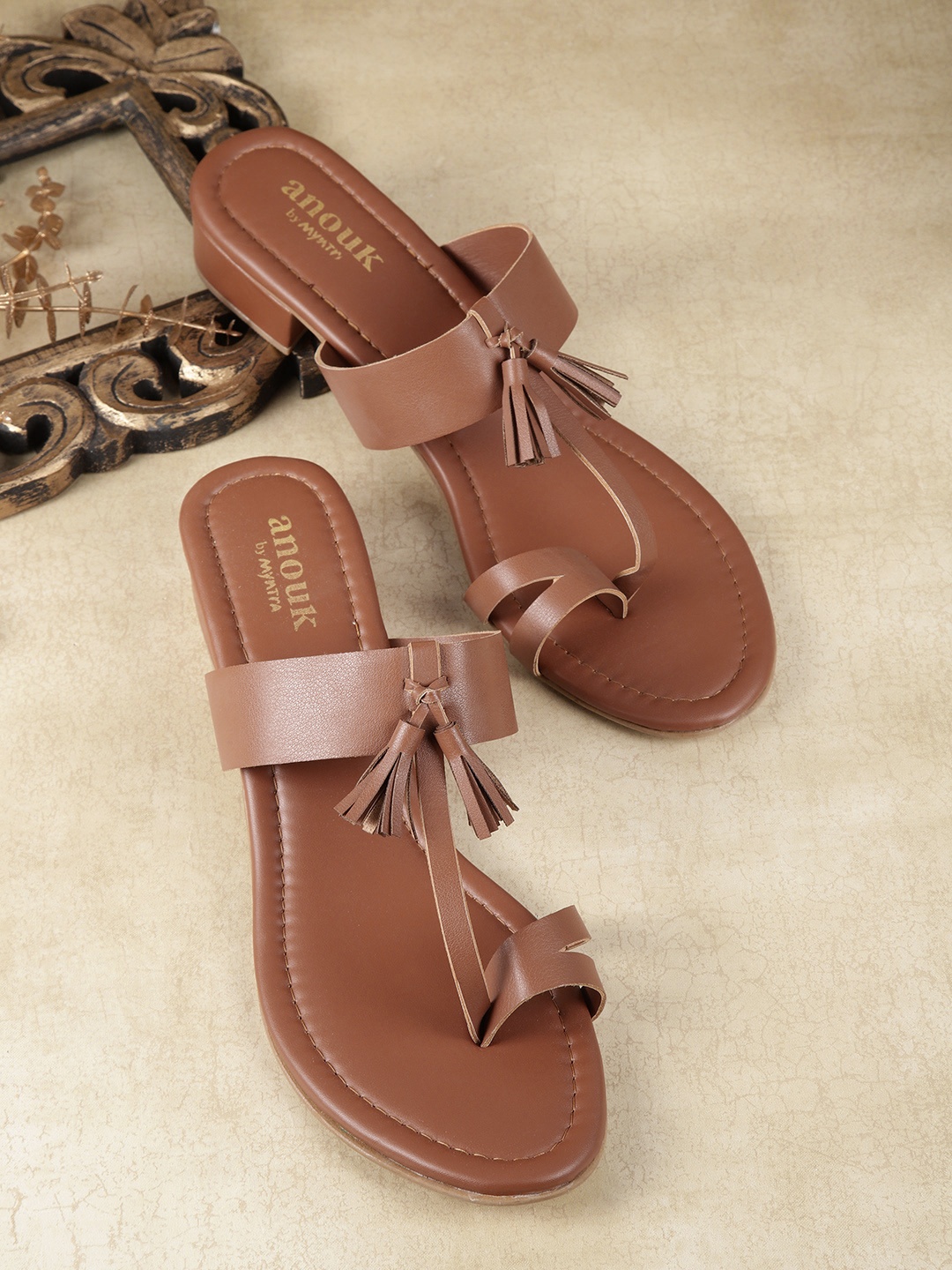 

Anouk Women One Toe Flats with Tassels, Brown