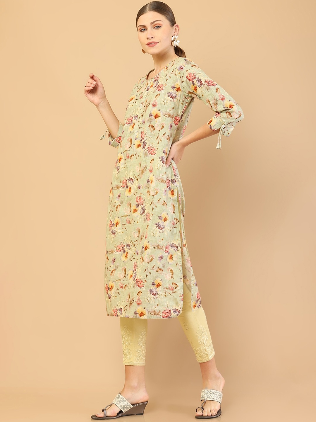 

Soch Women Green Floral Printed Keyhole Neck Linen Kurta