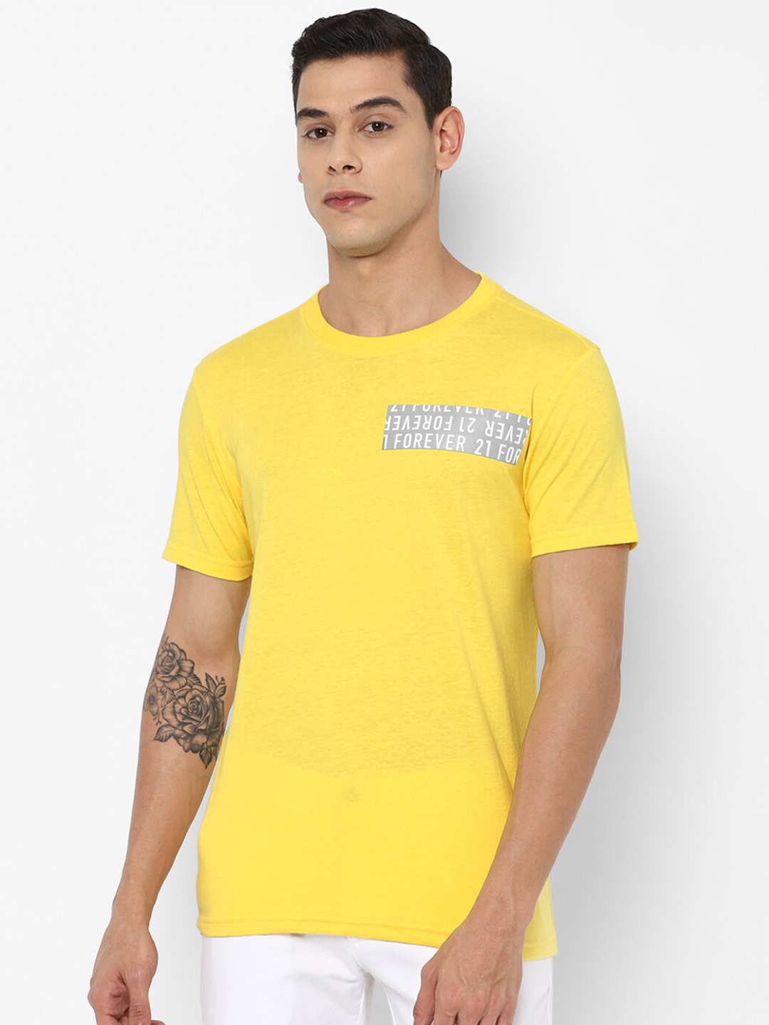 

FOREVER 21 Men Yellow Typography Printed T-shirt