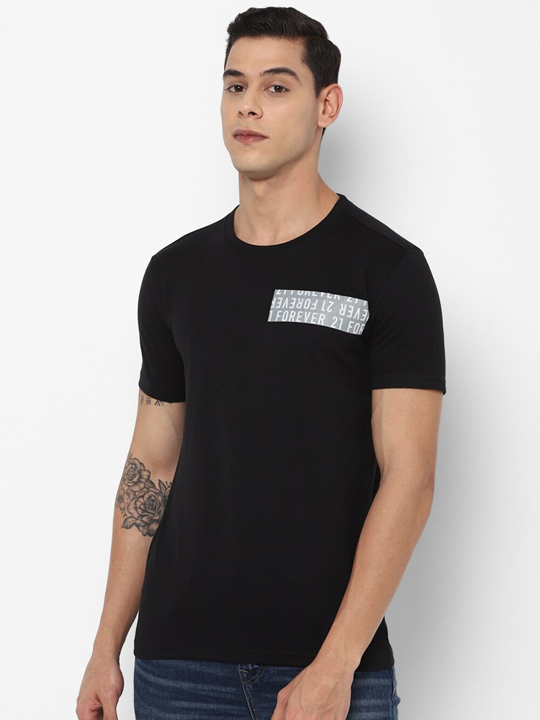 

FOREVER 21 Men Black Typography Printed T-shirt