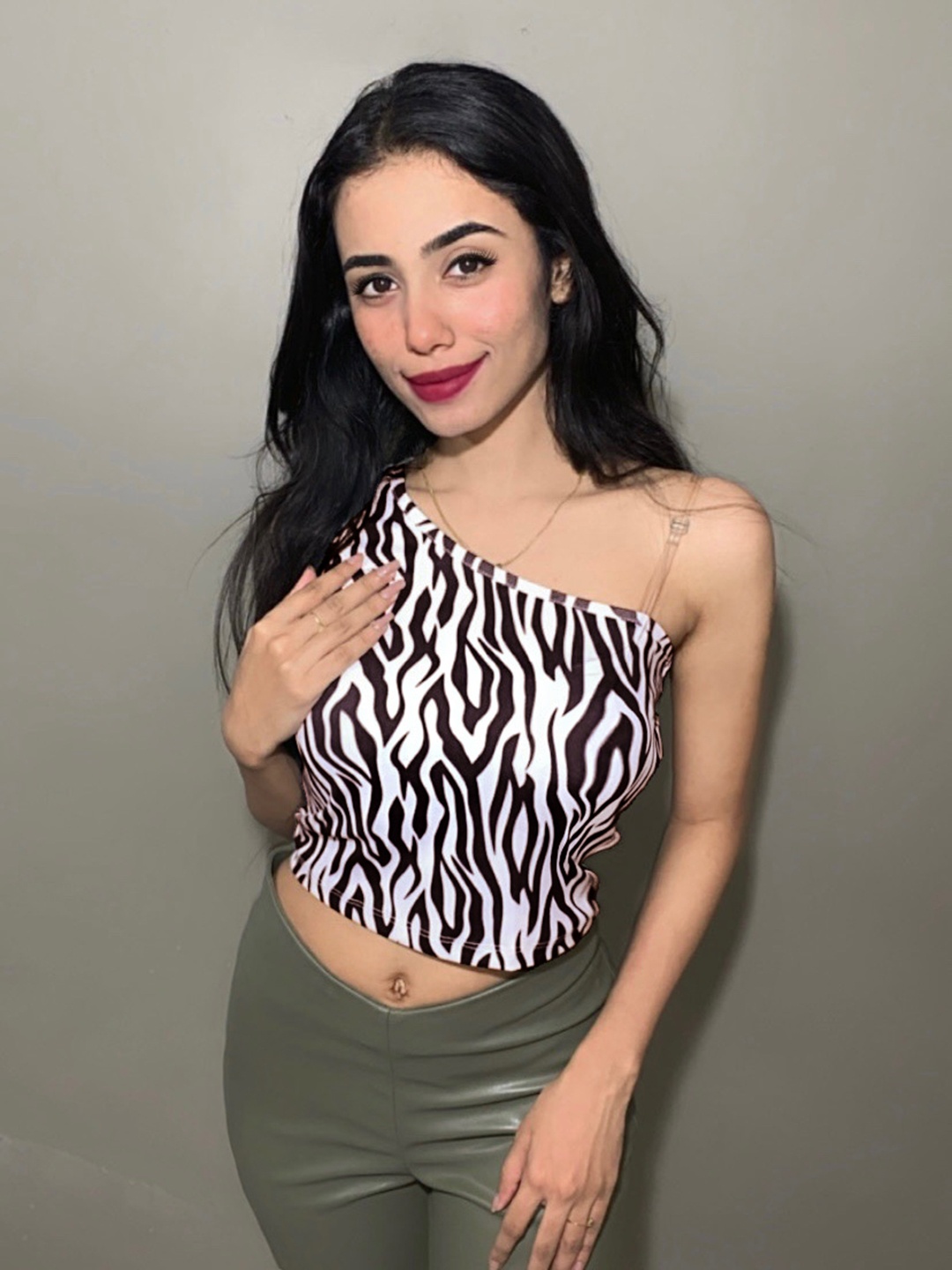 

STREET 9 Black & White Animal Skin Printed One Shoulder Crop Top