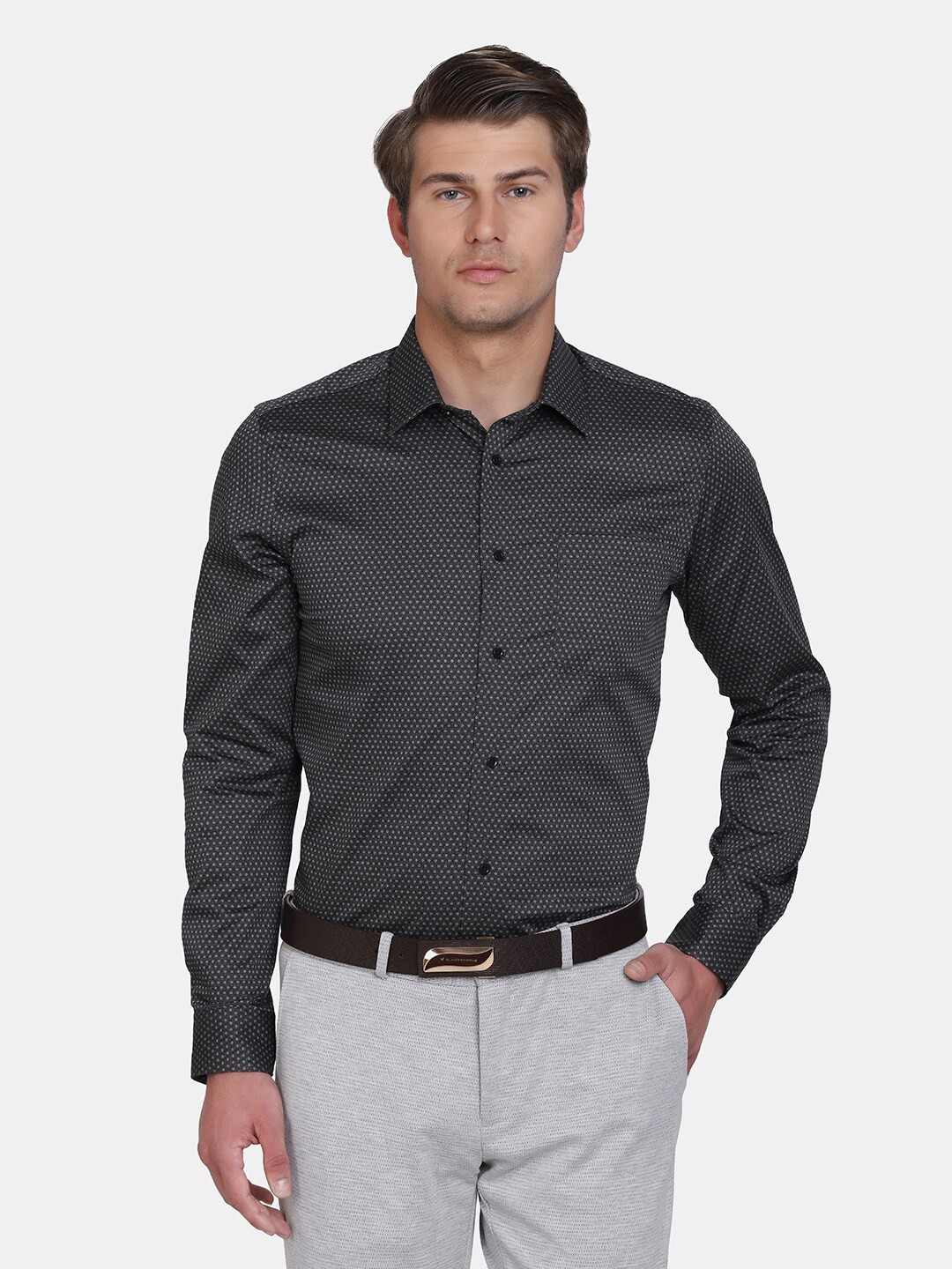 

Blackberrys Men Black India Slim Fit Micro Ditsy Printed Cotton Formal Shirt