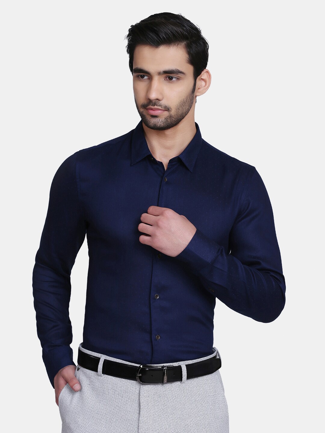 

Blackberrys Men Blue Phoenix Skinny Fit Formal Shirt