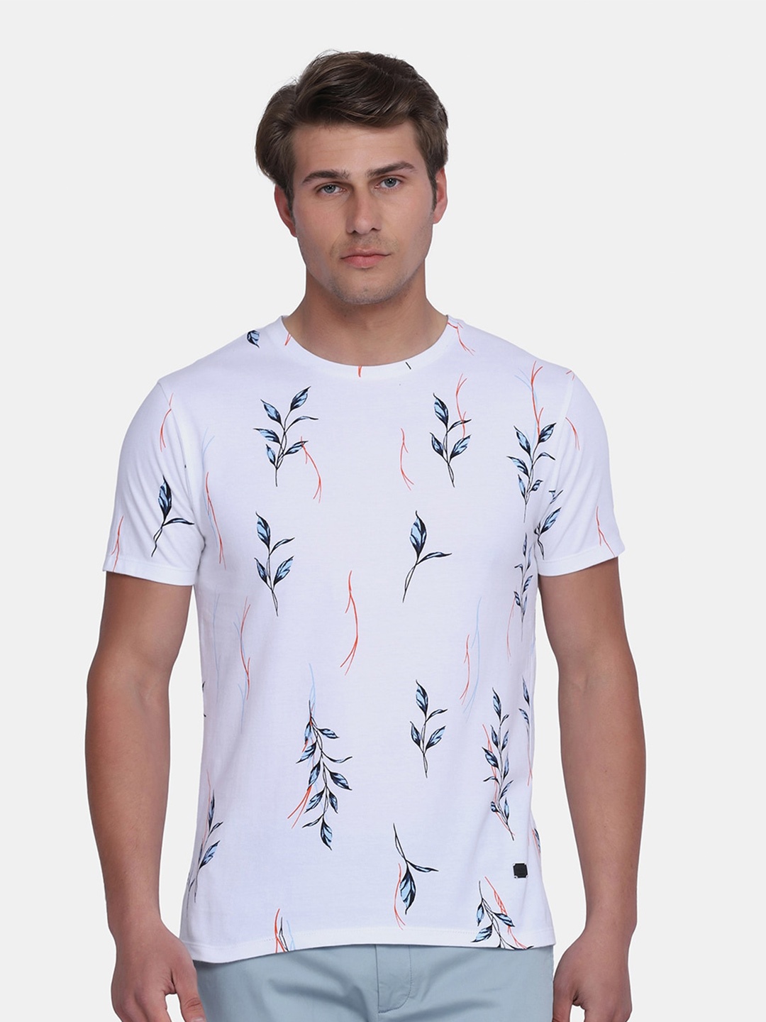 

Blackberrys Men White Printed Slim Fit Cotton T-shirt