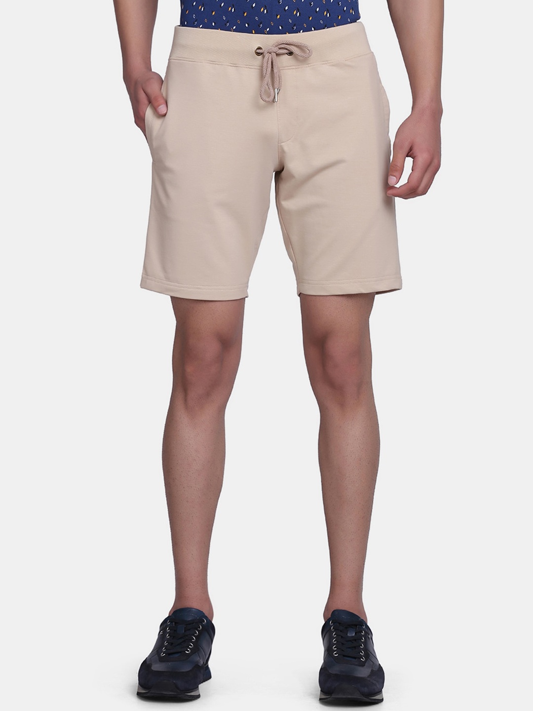 

Blackberrys Men Beige Bs-10 Slim Fit Low-Rise Cotton Shorts