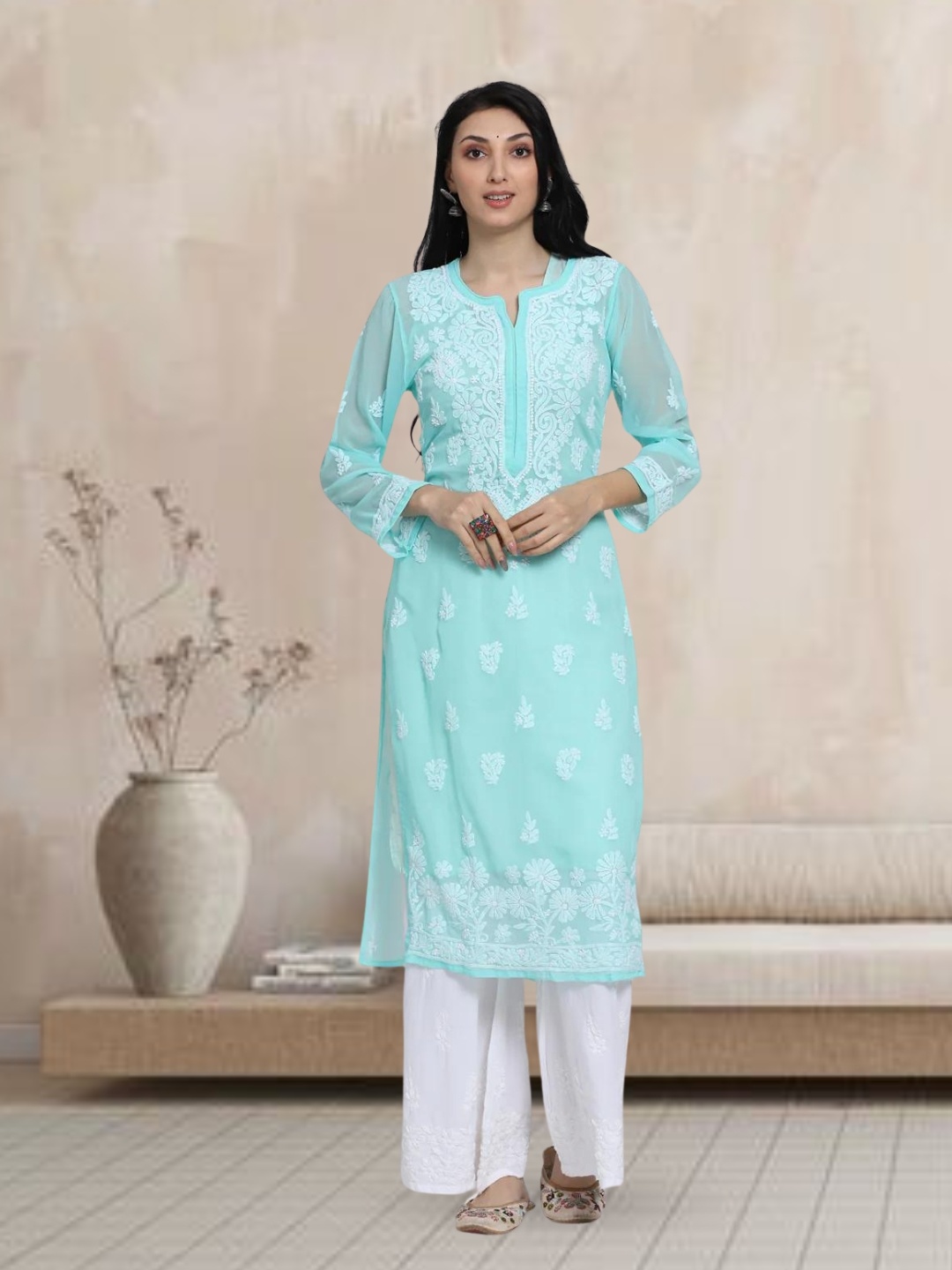 

PARAMOUNT CHIKAN Women Sea Green & White Floral Embroidered Chikankari Georgette Kurta