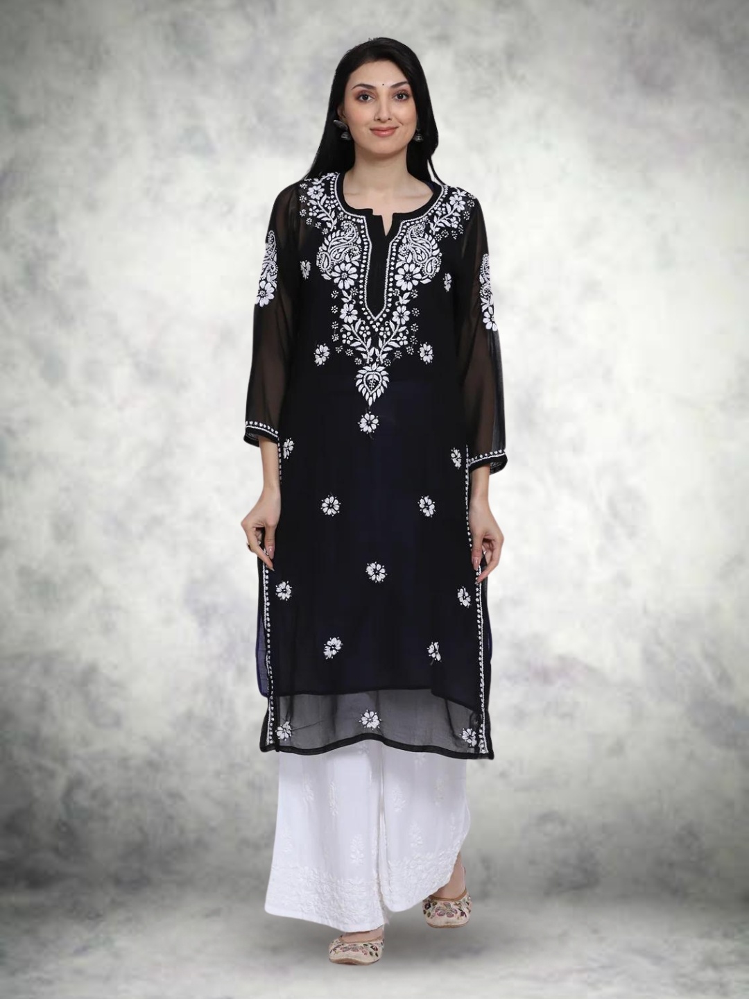 

PARAMOUNT CHIKAN Women Black & White Chikankari Hand Embroidered Straight Kurta